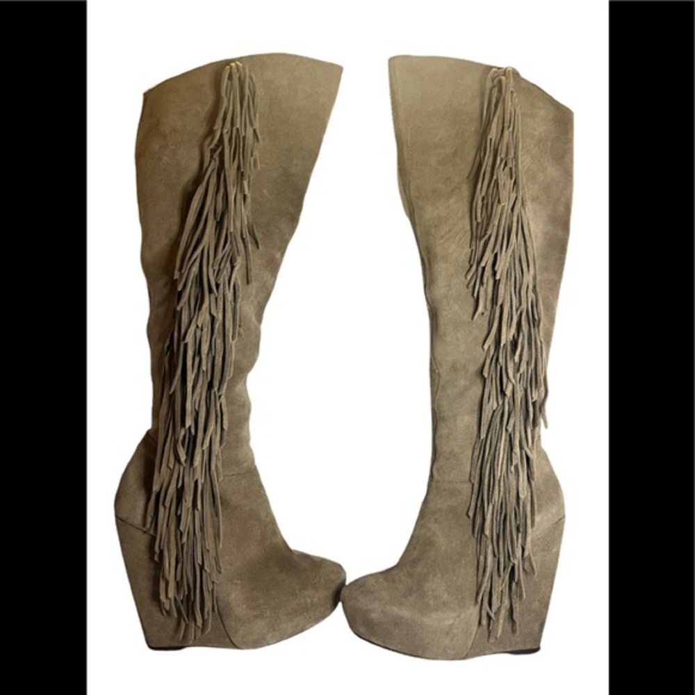 Steve Madden Bridges Taupe Genuine Leather Fringe Wedge Boots 7.5
